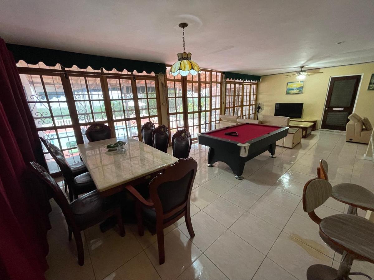 The Lodge @ Peaceful Palms Teluk Montego Bagian luar foto